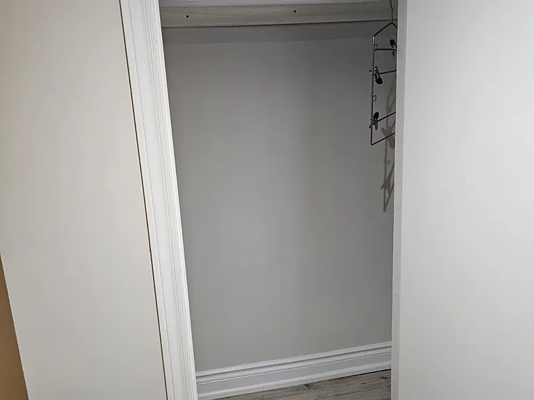 672 Jane St #LOWER LEVEL — Photo 7