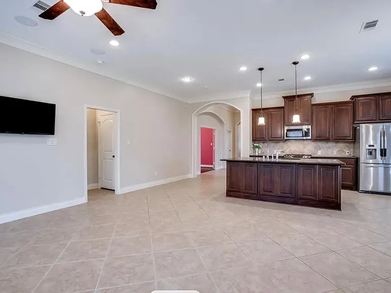 10310 Lockharton Ct — Photo 8
