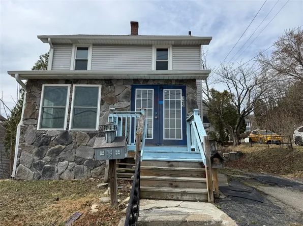 125 Bermond Ave, Endicott, NY 13760