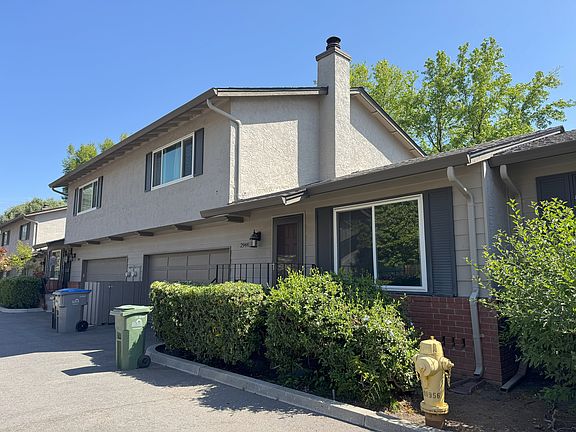 4th image of 2944 Moorpark Ave
