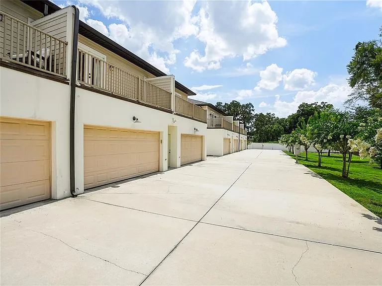 2233R E Kaley Ave #6 — Photo 26