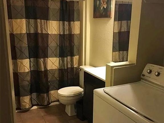 5th image of 6717 Woodhue Dr #B