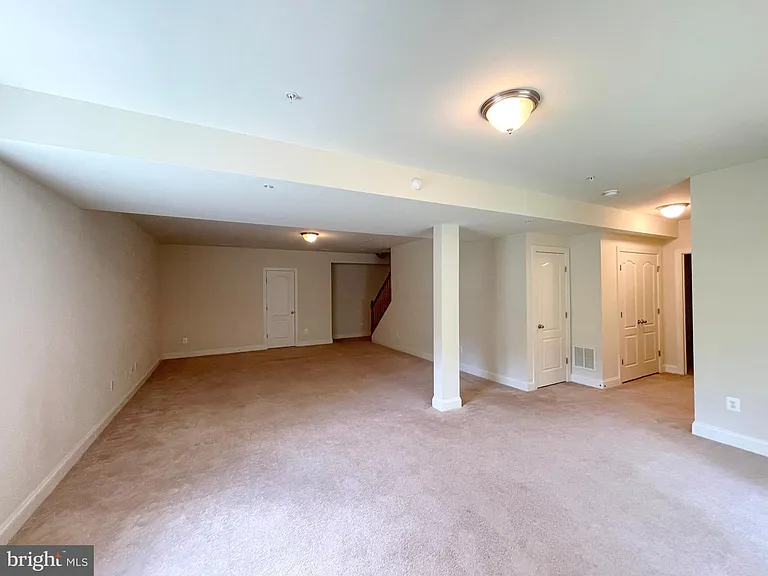46895 Whittemoore Ct — Photo 32