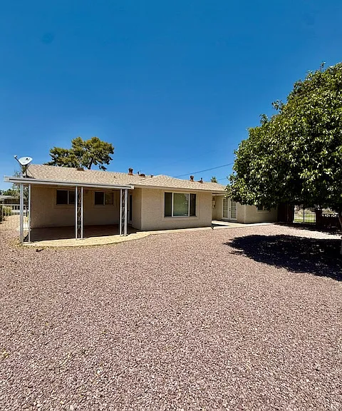 11801 N Coggins Dr — Photo 22