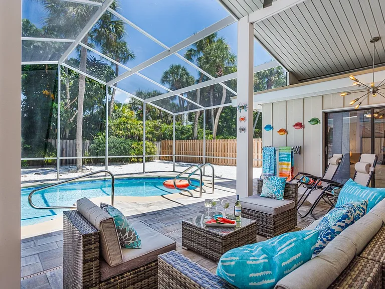 5005 Commonwealth Dr — Photo 4