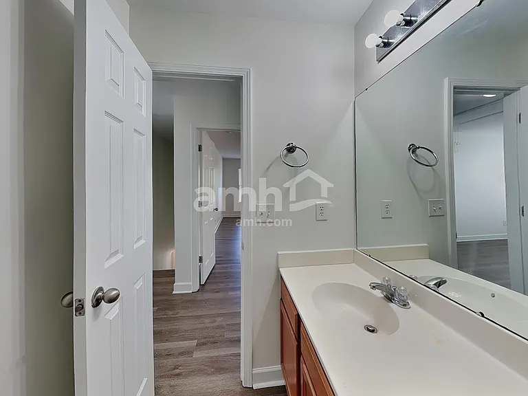 982 Ramsgate Dr SW — Photo 18