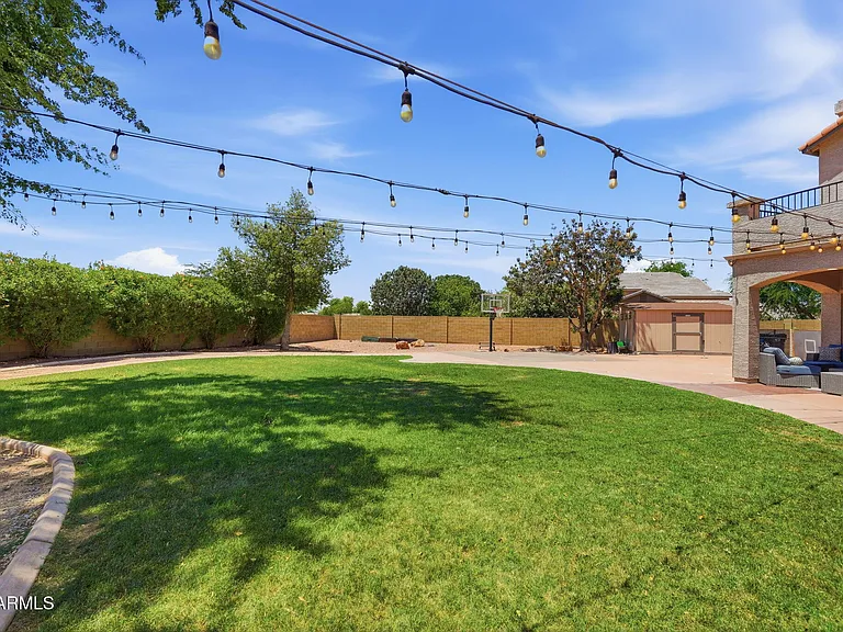 2575 E Drake St — Photo 39