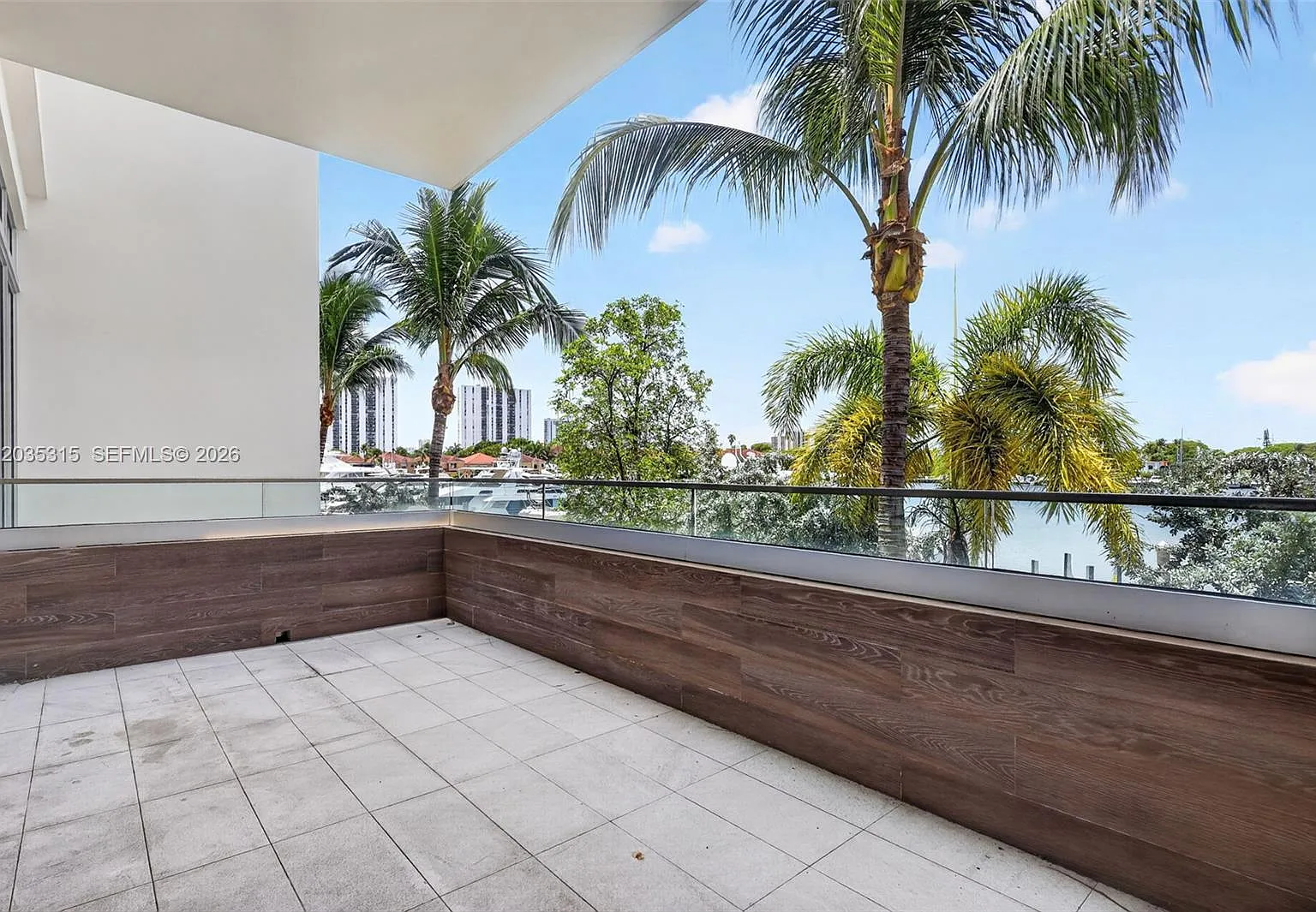 4 bed, 4.5 bath, 3292 sqft, $15,000 — Photo 3