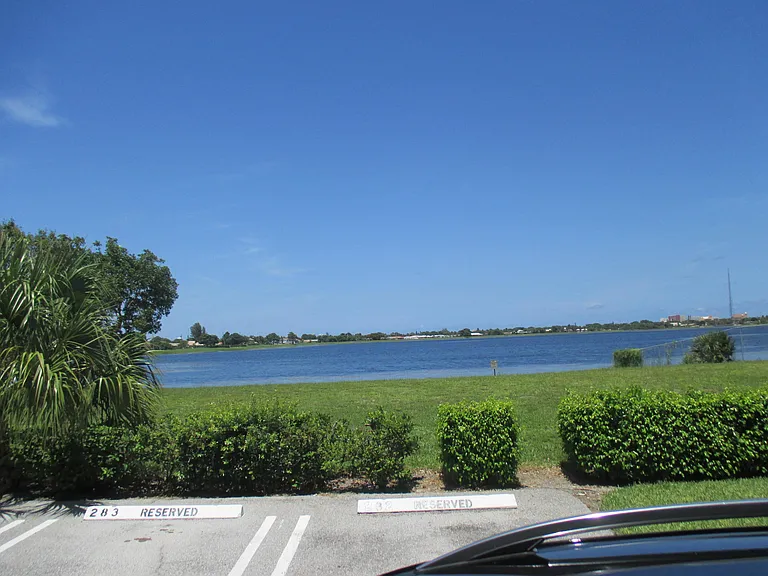 470 Executive Center Dr #2K — Photo 16