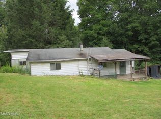 305 Sawmill Ln, La Jose, PA 15753