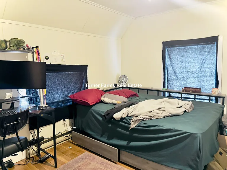 76 College Ave #R — Photo 8