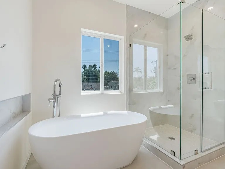 1100 S Highland Ave — Photo 21
