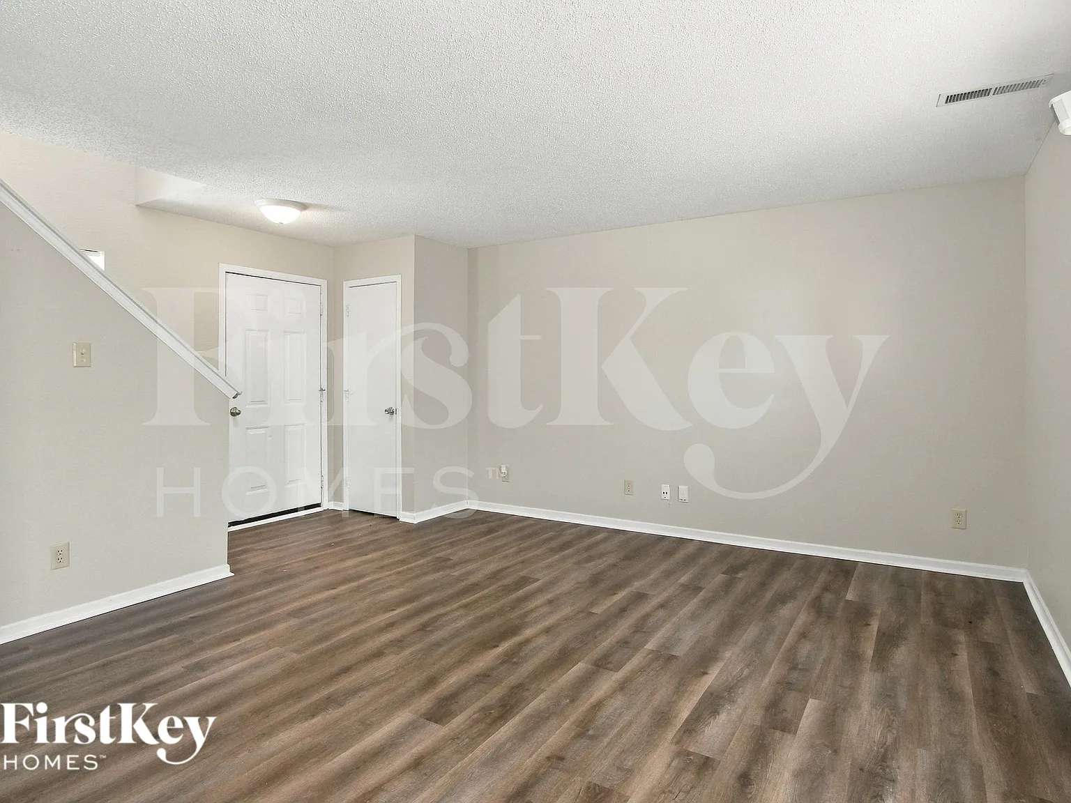 3 bed, 2.0 bath, 1325 sqft, $1,645 — Photo 4