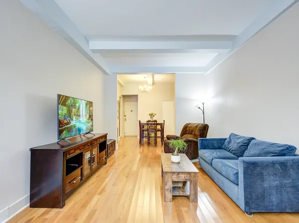 67-35 Yellowstone Boulevard image 8 of 27