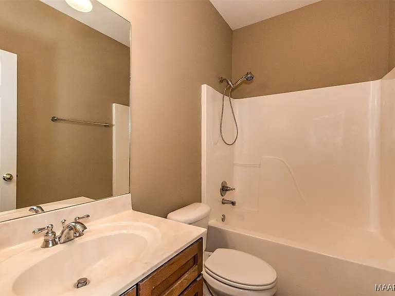 9625 Helmsley Cir — Photo 34