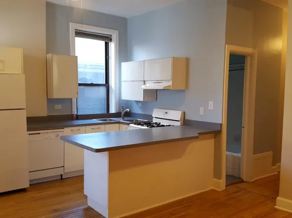 216 W Saint Paul Ave APT 2R, Chicago, IL 60614