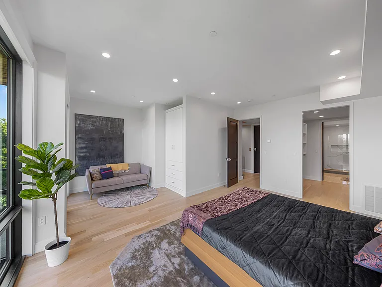 8824 Churchill Rd — Photo 25