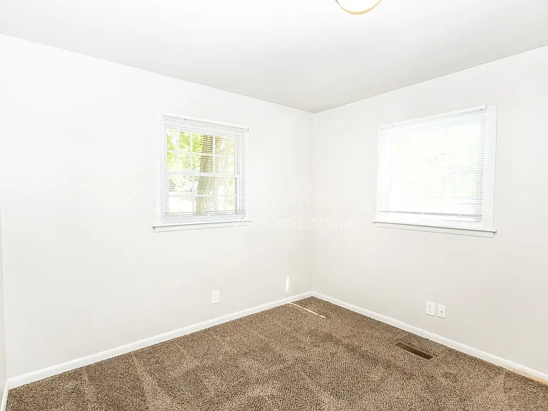 5200 Fagan St — Photo 10