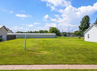 108 E Harrisonville Dr, Valmeyer, IL 62295