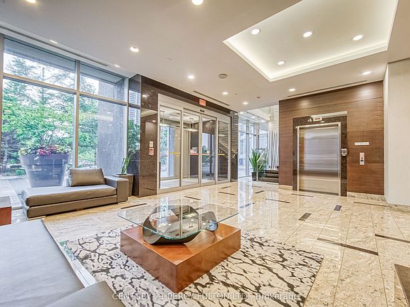 4th image of 181 Village Green Sq #116