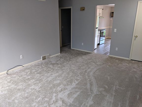 3rd image of 1013 Harvest Ln