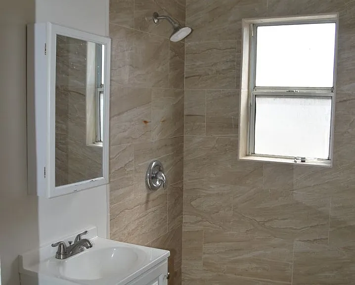 Money Apartment Building - 2 — Photo 8