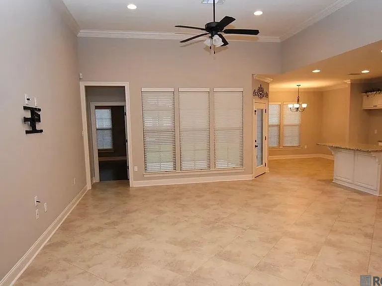 14142 Watercrest Ln — Photo 5