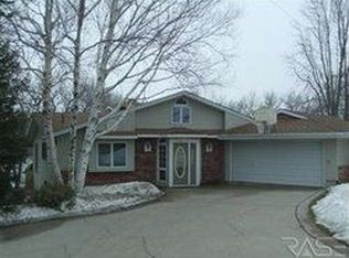 272 Terrace View Ave, Edgerton, MN 56128