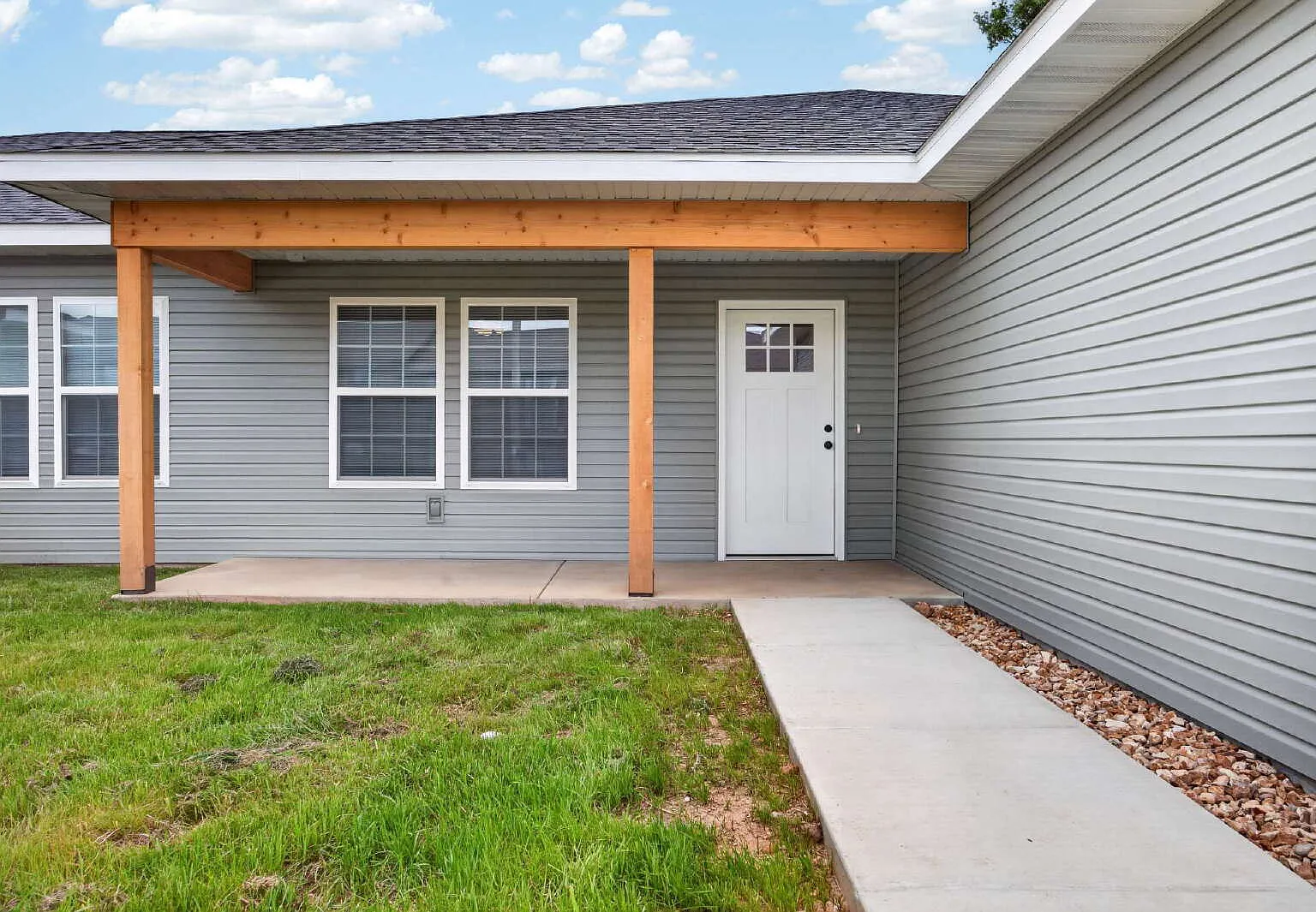 4 bed, 2.0 bath, $1,995 — Photo 4