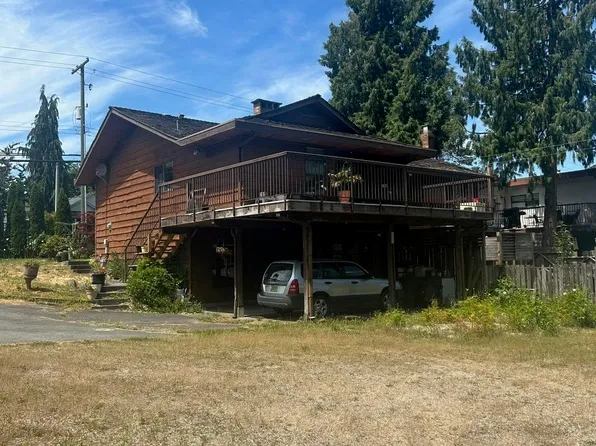 9860 160th St, Surrey, BC V4N 2J4