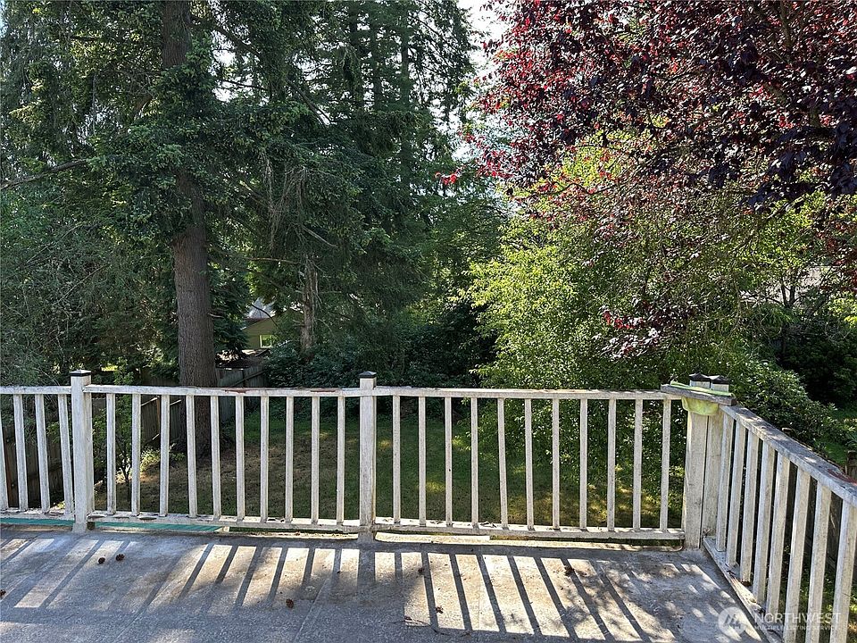 1st image of 15833 15th Avenue NE