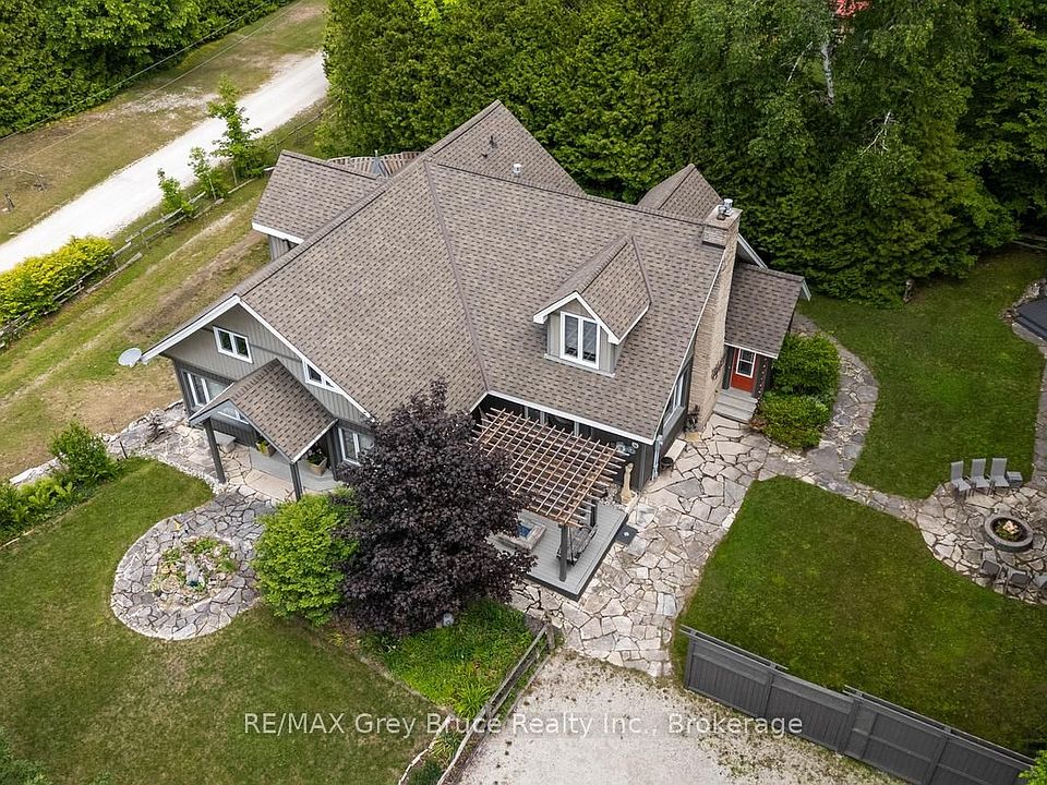 1st image of 424 Huron Rd