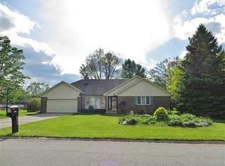 1076 Kingsway Dr, Avon, IN