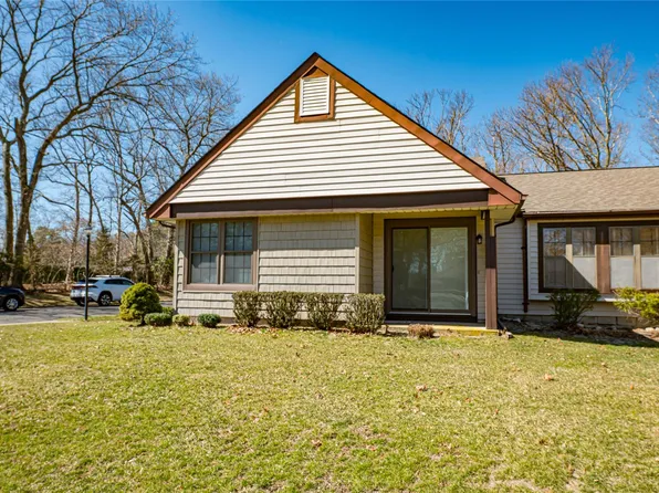 425A Bridgewater Drive #A, Ridge, NY 11961