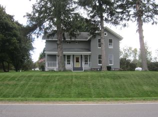 3722 Meadowbrook Rd, Benton Harbor, MI 49022