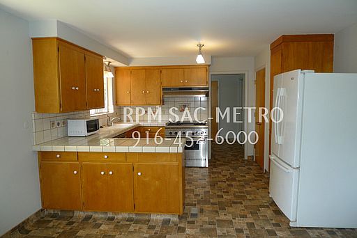 2nd image of 4062 Fotos Ct
