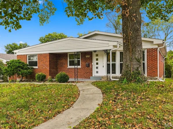 1146 Swarthmore Ln, Saint Louis, MO 63130