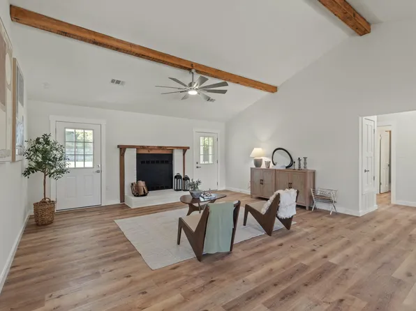 1415 Red Oak Dr, Crestview, FL 32539