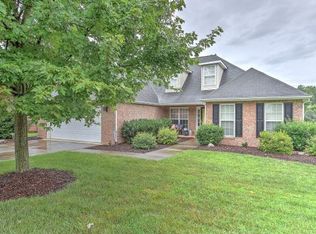 200 Lee Carter Dr, Johnson City, TN 37601