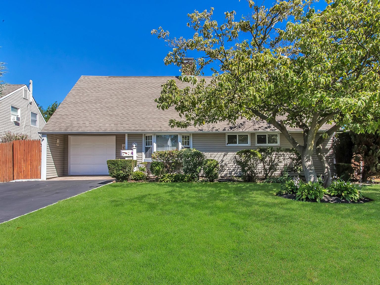 79 Wantagh Ave, Levittown, NY 11756 Zillow