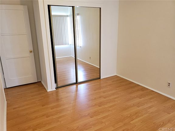 3rd image of 7509 Balboa Blvd