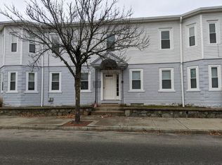 1627 Cranston St APT 4, Cranston, RI 02920