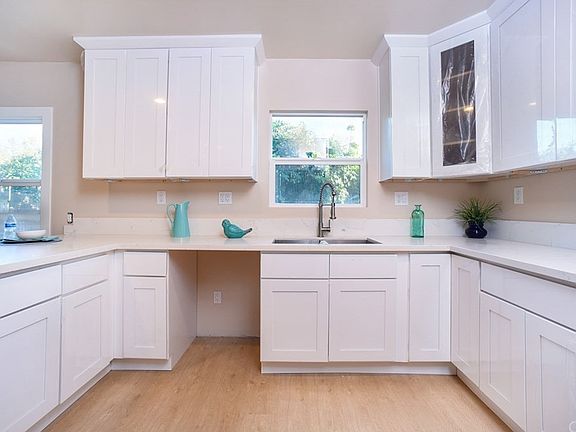 5th image of 5461 Palm Ave