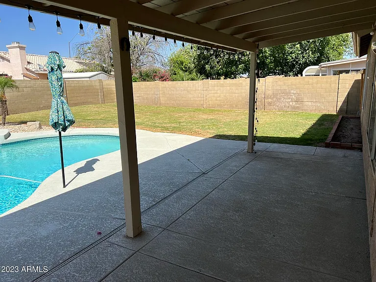 8 W Marco Polo Rd — Photo 18