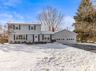 1141 Brooktree Ln, Webster, NY 14580