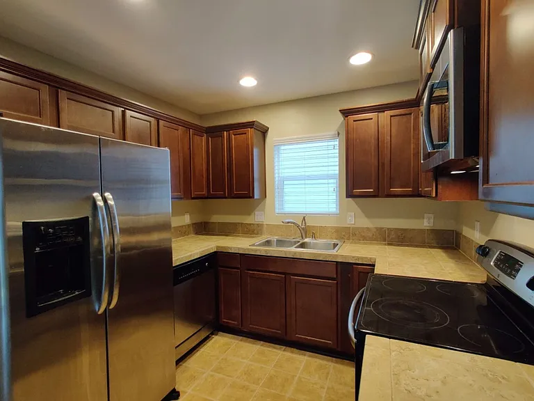 8726 Stockholm Ln NE — Photo 6