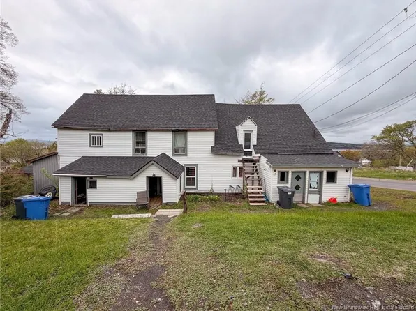 122 Renfrew St, Dalhousie, NB E8C 2J7