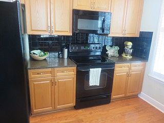 4th image of 4228 Grove Park Dr