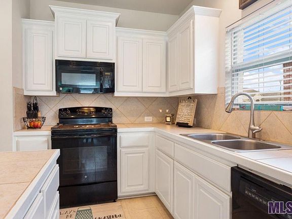 3rd image of 23282 Conifer Dr