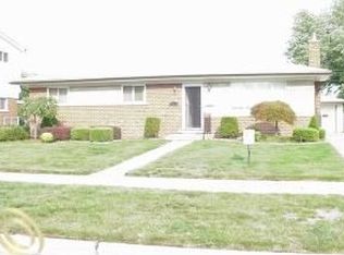 31316 Louise Dr, Warren, MI 48088